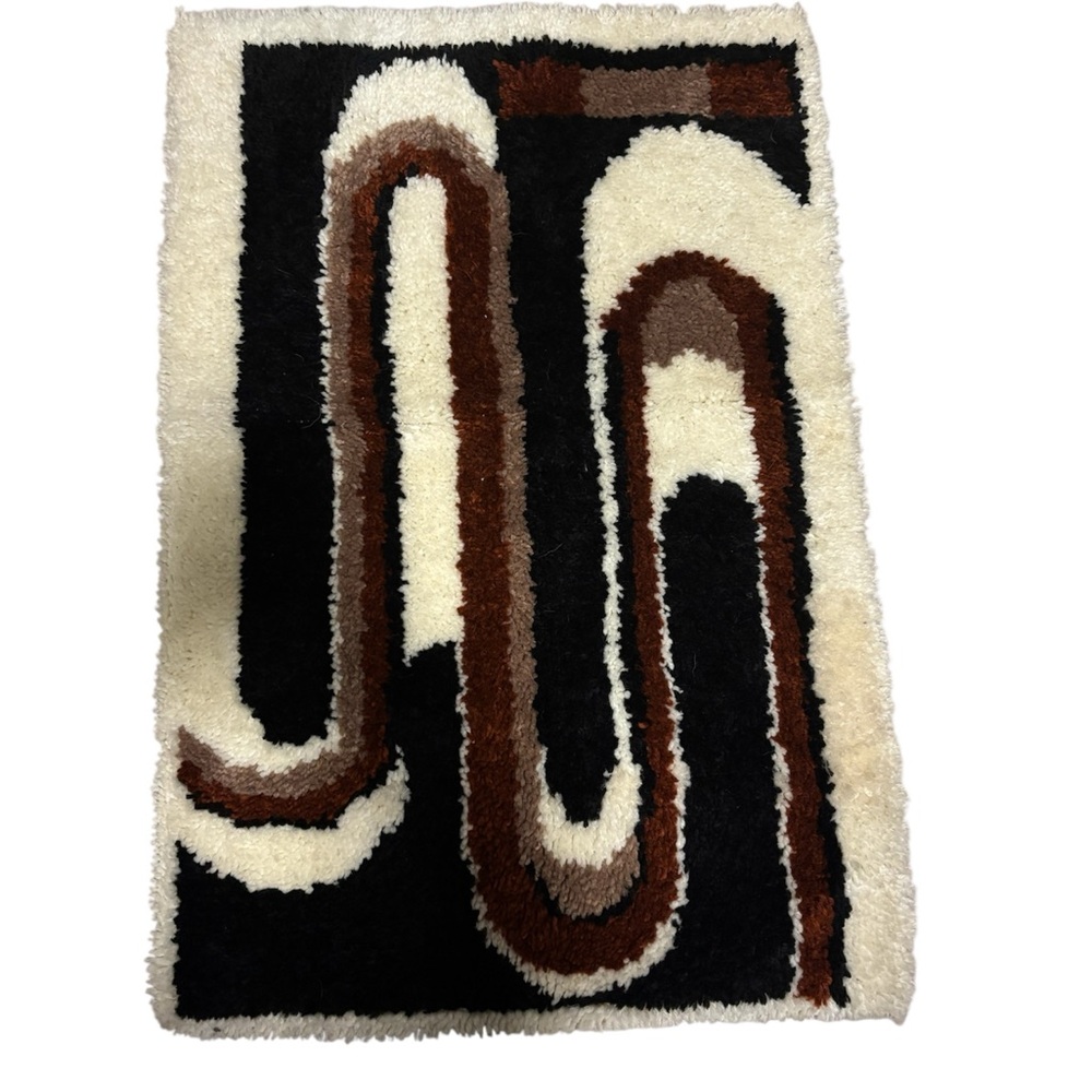 Retro handmade Area Rug with Abstract Design - Picture 3 of 3